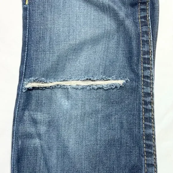 True Religion Candice Flared Jeans Women 26W x 28L Blue Light Washed Distressed - Picture 10 of 13